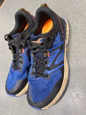 New Balance fresh foam Men’s Blue and Black trail Running Shoes 10.5